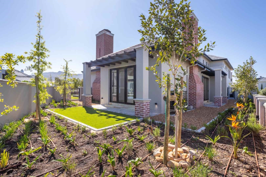 5 Bedroom Property for Sale in Val De Vie Estate Western Cape